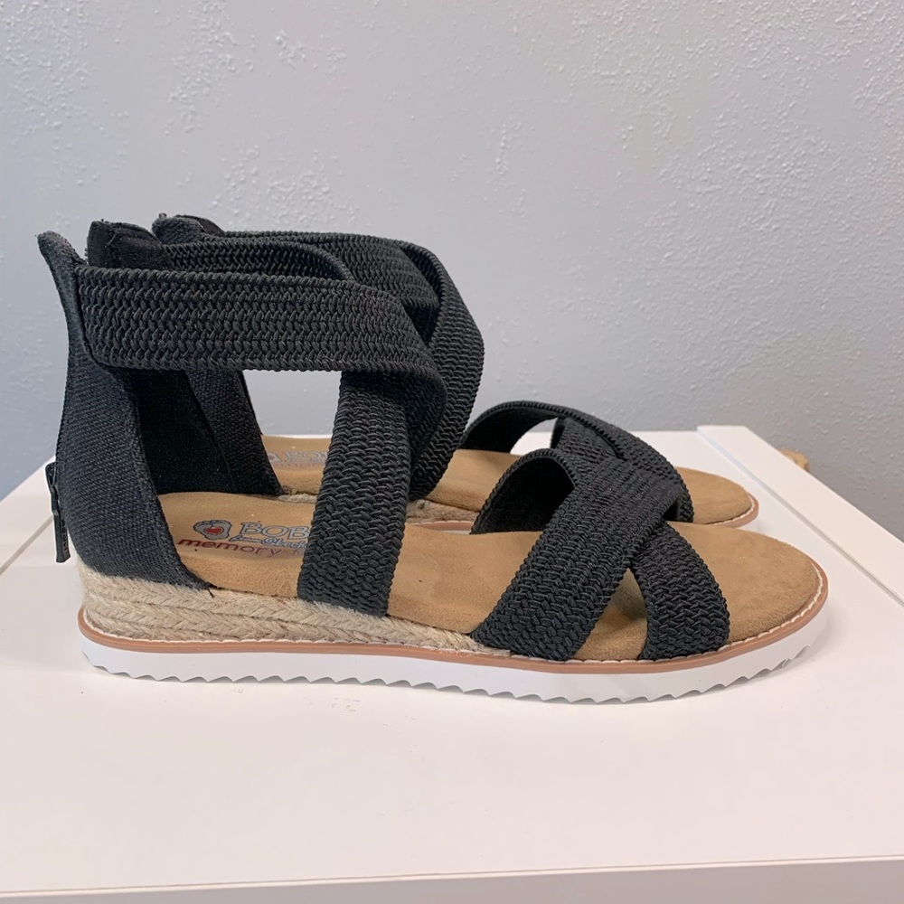 Skechers Bob’s Memory Foam NWT Desert Kiss Black Sandal Black Women’s Size 7.5